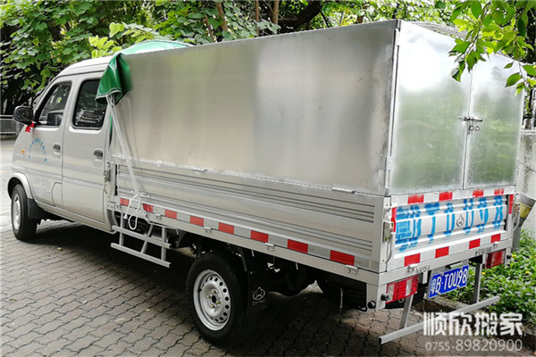 深圳搬家公司地库车
